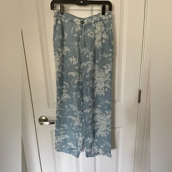 Blue and White flowy pants - Picture 2 of 7